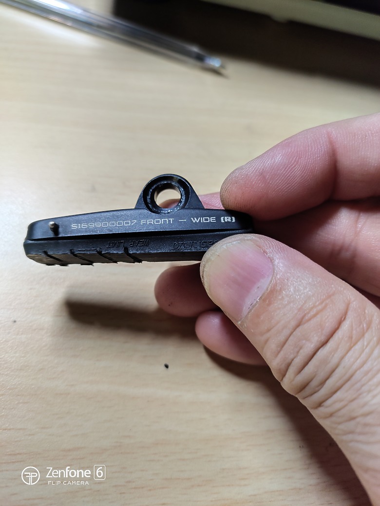 詢問一下 , 閃電venge 想要自行換煞車塊 , 如何卸下和裝上呢?
