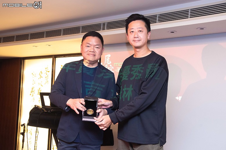 2024 Mobile01小惡魔尾牙宴｜首位年資20年員工誕生，近距離看幻術大仙表演好震撼！