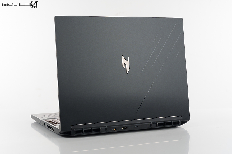 Acer Nitro V 16 Intel 實測報告｜入門級 AI 電競筆電的超值之選