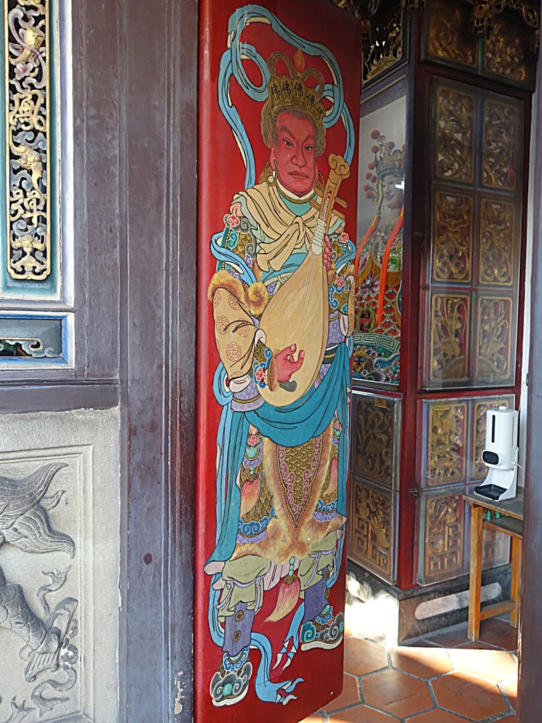 鳳儀書院、鳯山龍山寺、鳯邑城隍廟、鳳山縣新城殘蹟、曹公廟、鳳山教會 — 2024年末鳳山快閃訪古行旅紀錄
