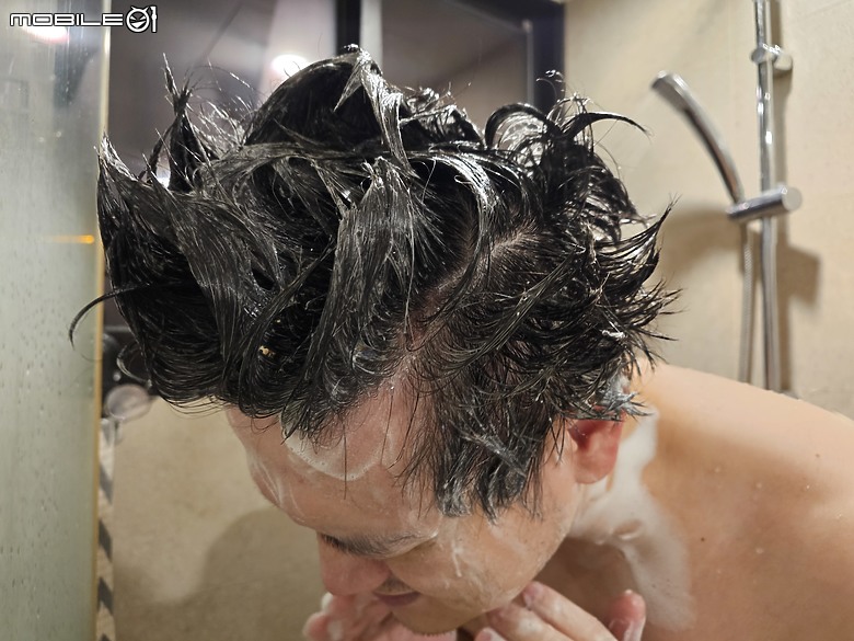點我看大圖 三週的蛻變:實際使用 Alpecin 擊退白髮咖啡因泡沫染髮露的心得分享