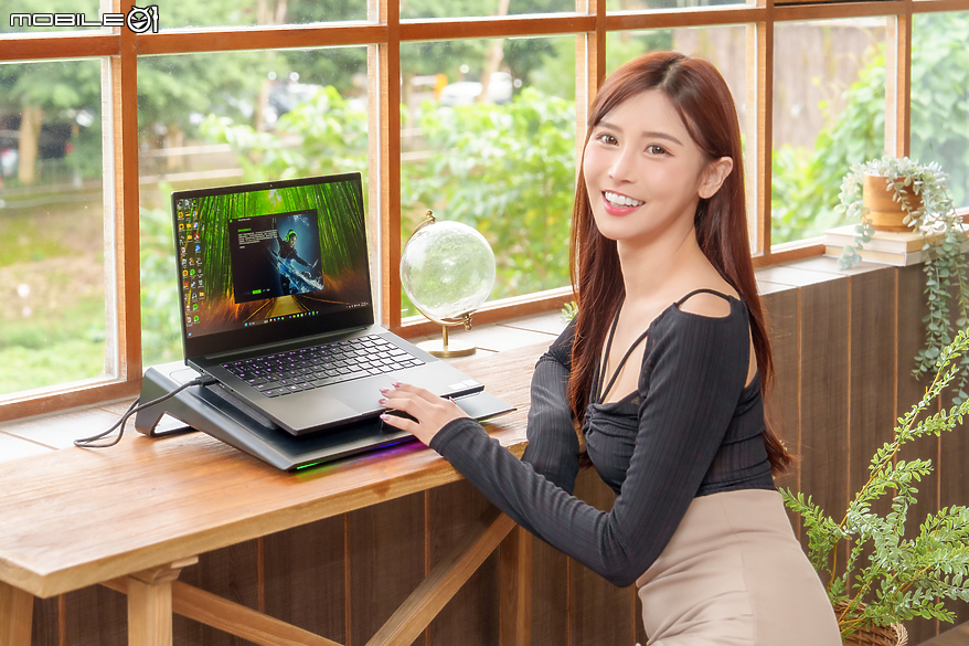Razer Laptop Cooling Pad 實測｜14-18 全尺寸筆電支援與適應性智慧散熱技術