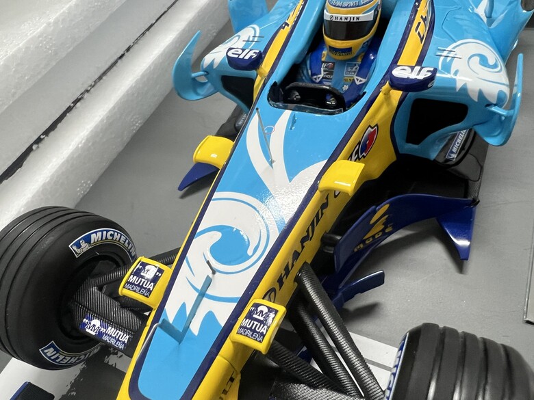 [開箱]F1 1/18 RENAULT R26 FERNANDO ALONSO 2006 TURKISH GP