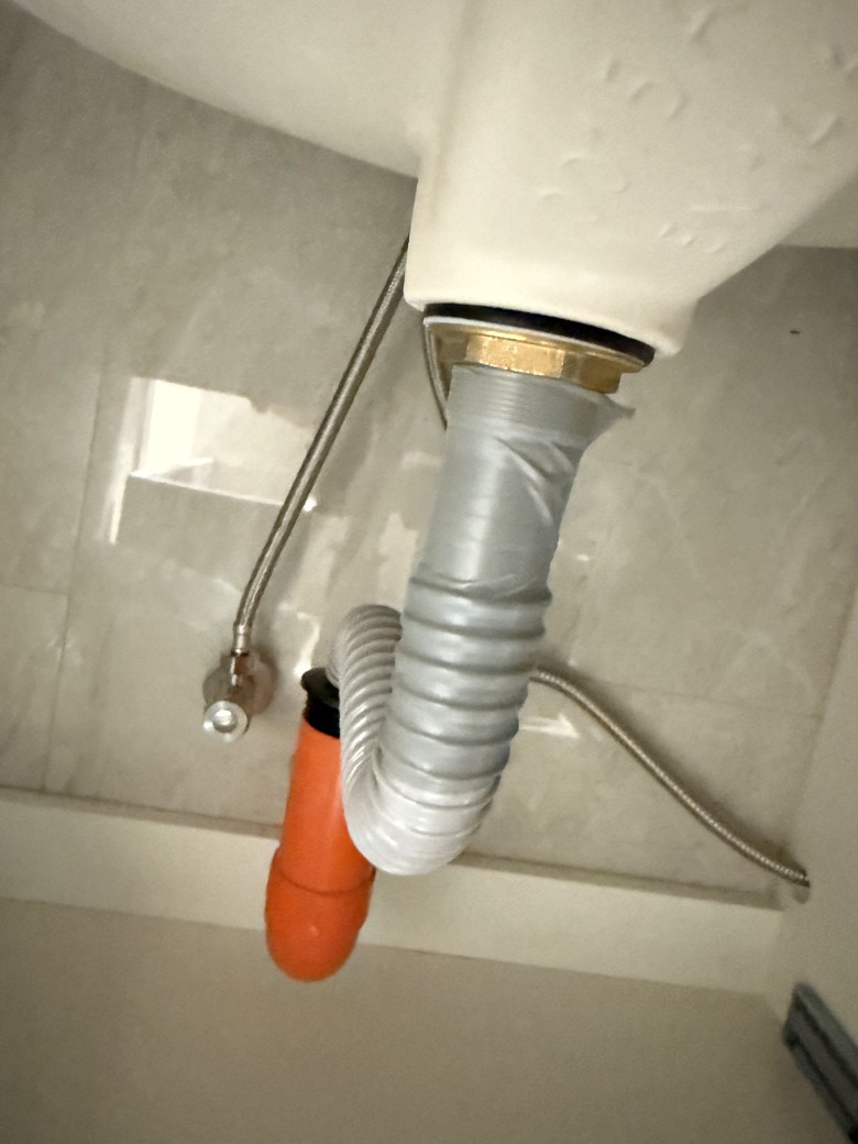 請問流理台和浴室排水管的問題？