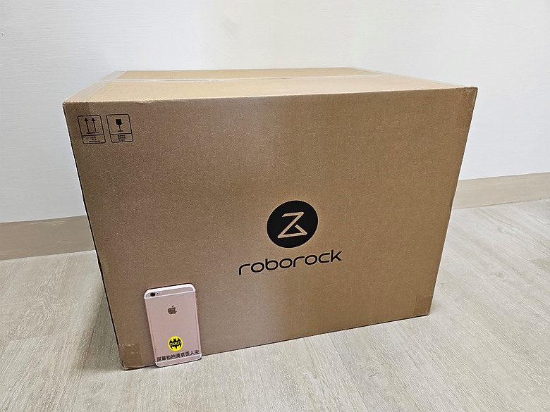 【新品開箱】Roborock Qrevo Slim AI 超薄雙臂黑武士