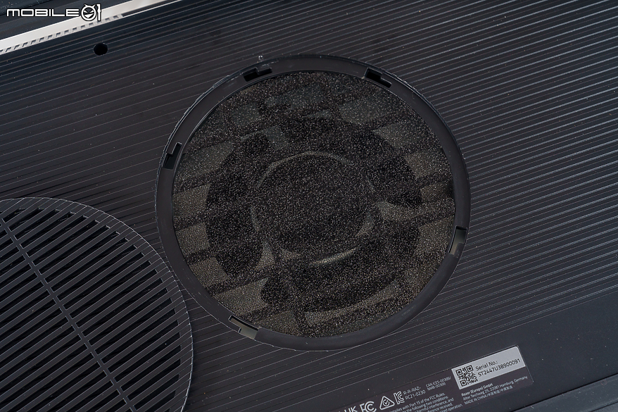 Razer Laptop Cooling Pad 實測｜14-18 全尺寸筆電支援與適應性智慧散熱技術
