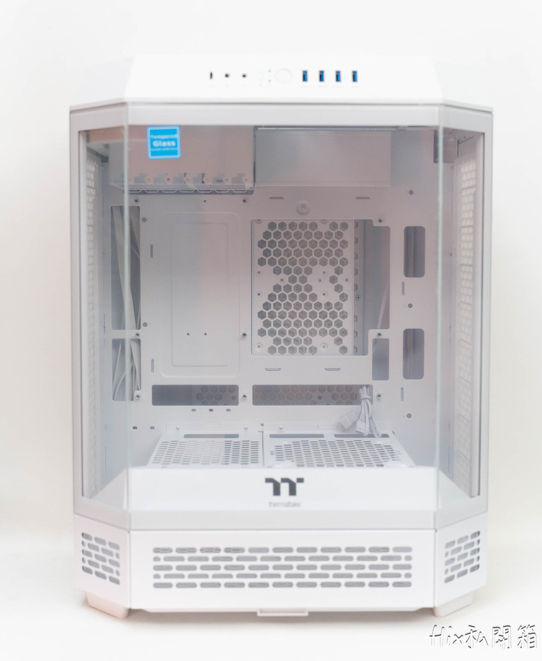 公仔展示櫃，Thermaltake 曜越 Tower600