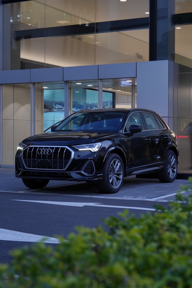 Q3 40 TFSI quattro S line金屬神迷黑