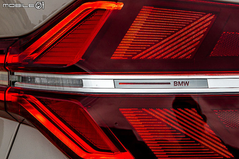 BMW 大改款 X3 20 xDrive M Sport 試駕｜創新大膽設計、科技層面躍進，更面面俱到的招牌 SAV！