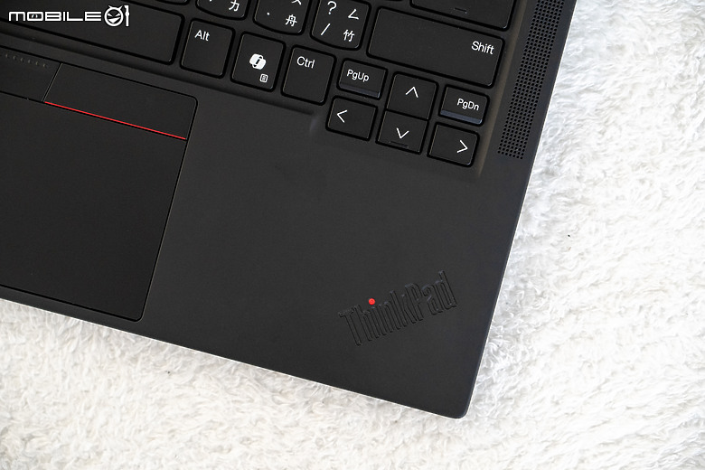 Lenovo ThinkPad T14s Gen6 (Snapdragon X) 體驗｜續航與行動力兼具的差旅良伴！