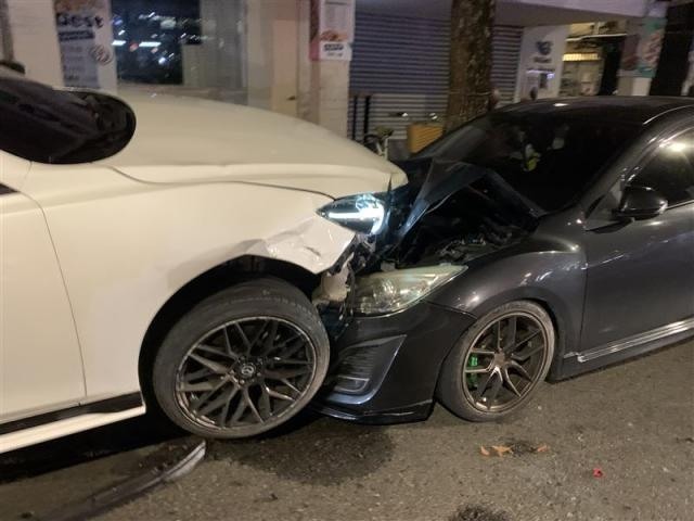 21歲男闖紅燈又逆向撞4車
