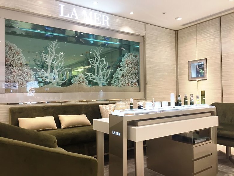 全球各地還有哪些化妝品櫃位像海洋拉娜水族箱一樣很有創意的??