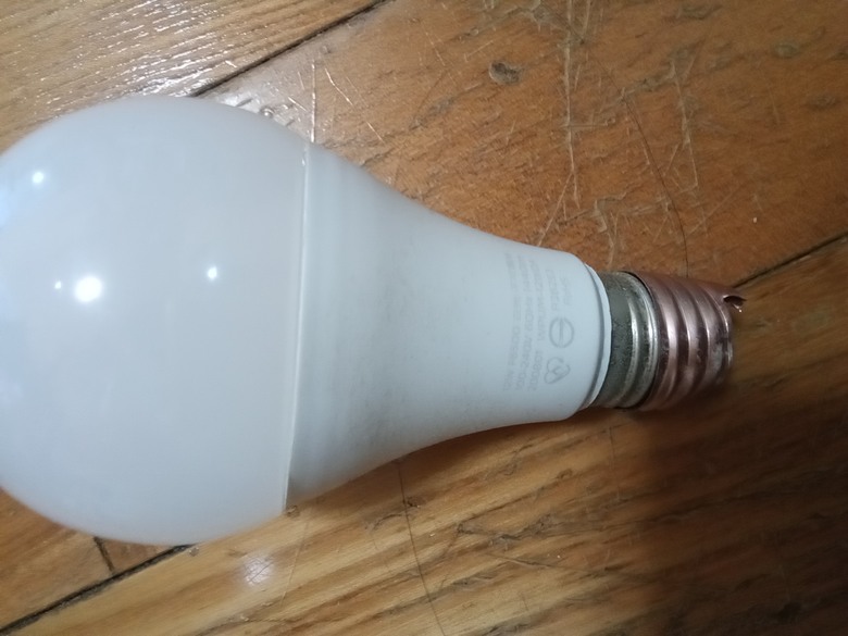 燈泡燈座更換求詳解