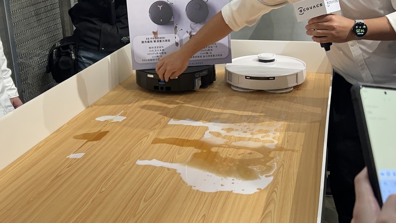 【臭味退散】掃拖再進化，科沃斯 X8 PRO OMNI 「全自動活水洗地」機器人 同場加映 WINBOT W1S擦窗機器人