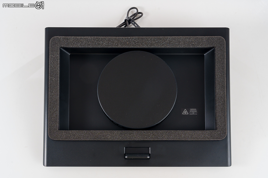 Razer Laptop Cooling Pad 實測｜14-18 全尺寸筆電支援與適應性智慧散熱技術