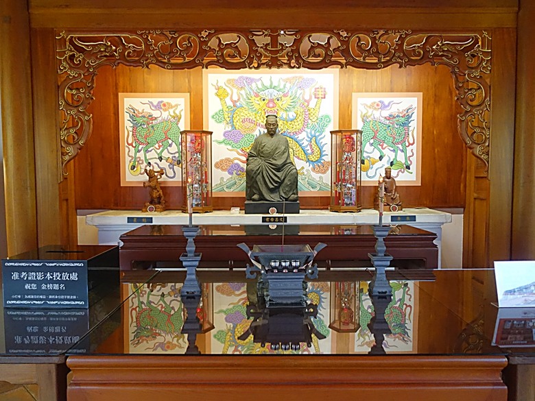 鳳儀書院、鳯山龍山寺、鳯邑城隍廟、鳳山縣新城殘蹟、曹公廟、鳳山教會 — 2024年末鳳山快閃訪古行旅紀錄