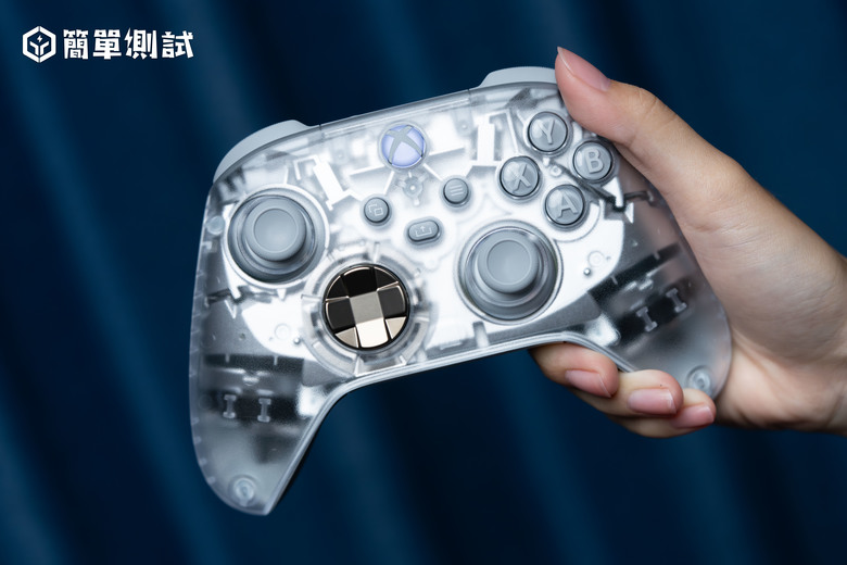 點我看大圖 超帥氣的 Xbox 冰霜領域無線控制器!