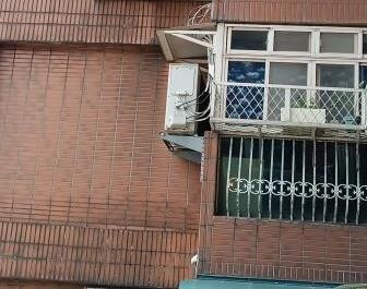 2台1對1冷暖氣只能掛在外牆的問題。