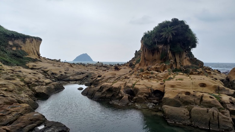 點我看大圖 【遊記】「雞籠」不是「基隆」,最早的「雞籠」是一座島,和平島地質公園 - 大漠國渡