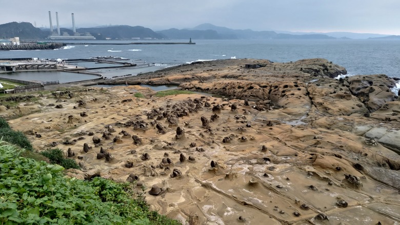 點我看大圖 【遊記】「雞籠」不是「基隆」,最早的「雞籠」是一座島,和平島地質公園 - 大漠國渡