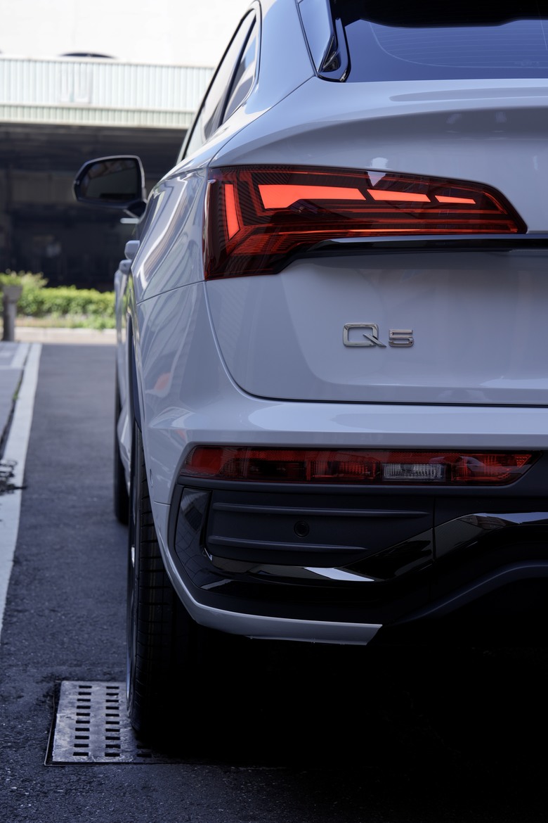 Audi Q5 Sportback 40 TFSI quattro S line Black Edition|戰友情牽新旅程|交車照片分享