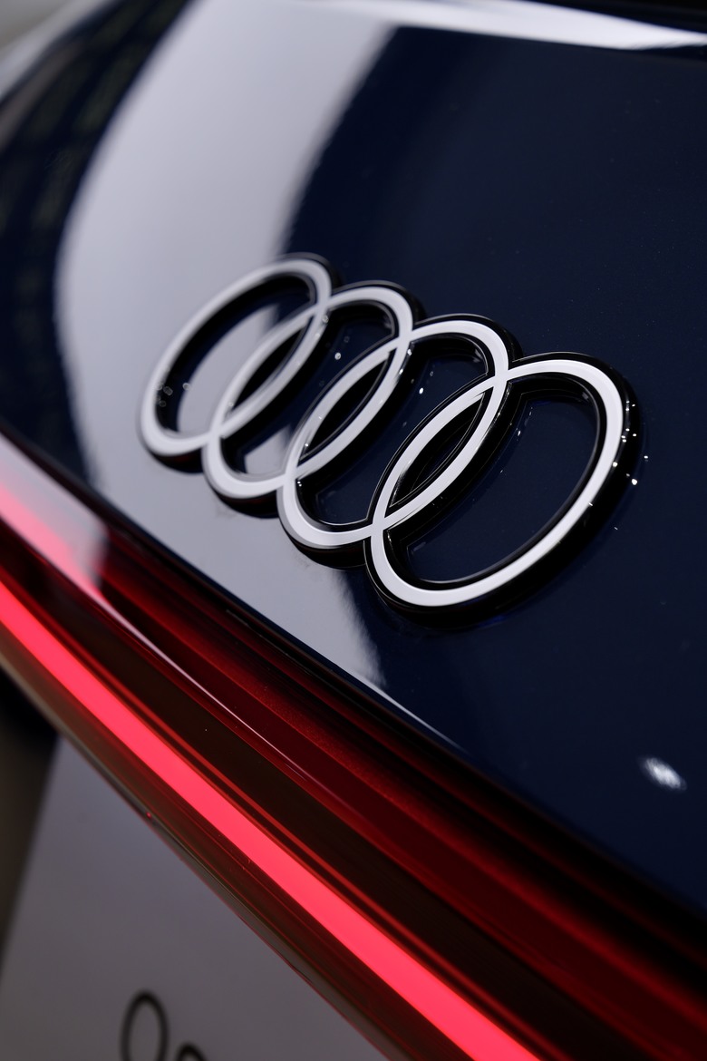 Audi Q8 e-tron 55 quattro advanced｜金屬電漿藍 Plasma Blue 3D｜實車分享