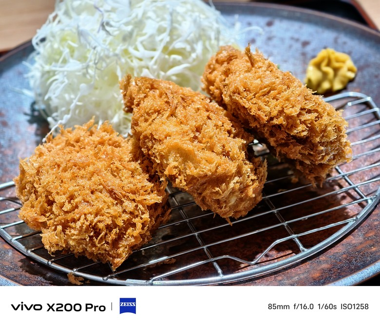 點我看大圖 帶著X200Pro去吃炸豬排