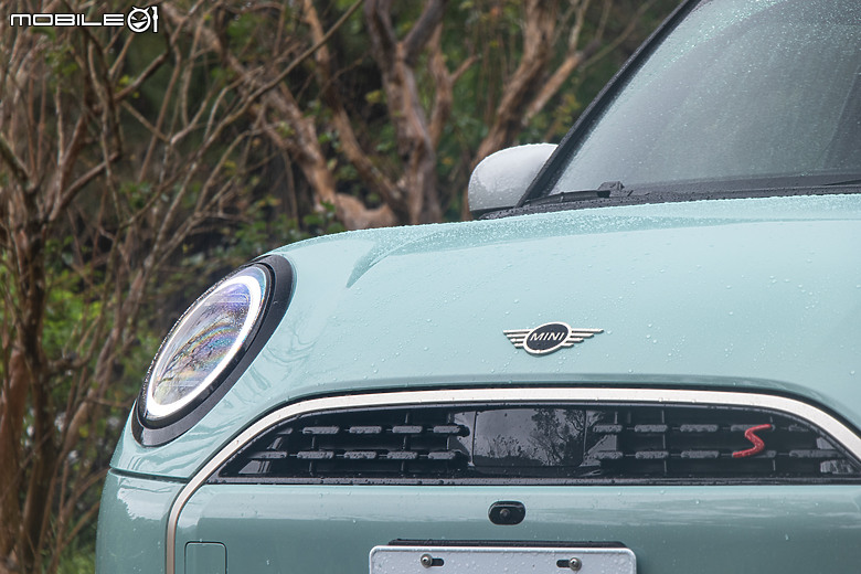 MINI Cooper S 大改款試駕|處處看得見改變,開起來一樣好玩!