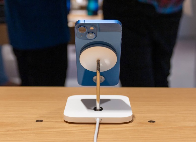 [開箱]CASETiFY MagSafe 2合1充電座，真是好看呀！