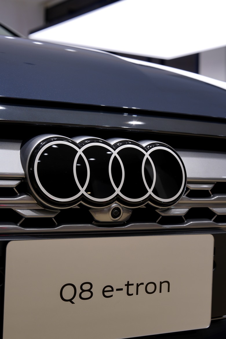 Audi Q8 e-tron 55 quattro advanced｜金屬電漿藍 Plasma Blue 3D｜實車分享