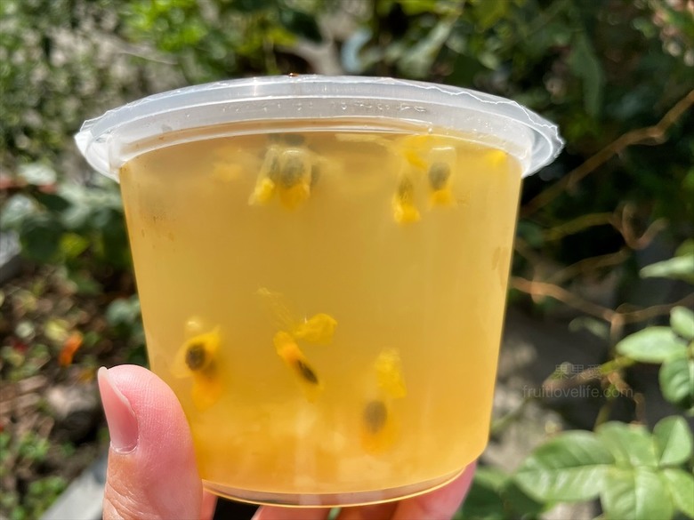 點我看大圖 愛喝茶的不能錯過,鮮萃茶就像新鮮現泡的風味,還有銅板美食小點心可以配著吃