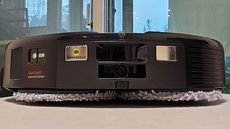 【新品開箱】Roborock Qrevo Slim AI 超薄雙臂黑武士