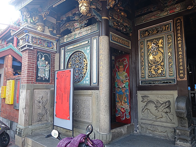 鳳儀書院、鳯山龍山寺、鳯邑城隍廟、鳳山縣新城殘蹟、曹公廟、鳳山教會 — 2024年末鳳山快閃訪古行旅紀錄