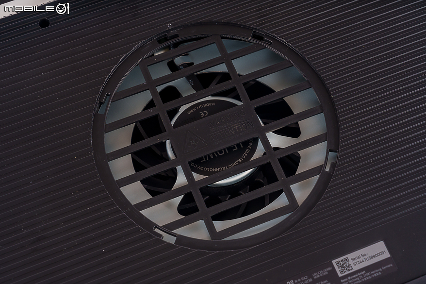 Razer Laptop Cooling Pad 實測｜14-18 全尺寸筆電支援與適應性智慧散熱技術