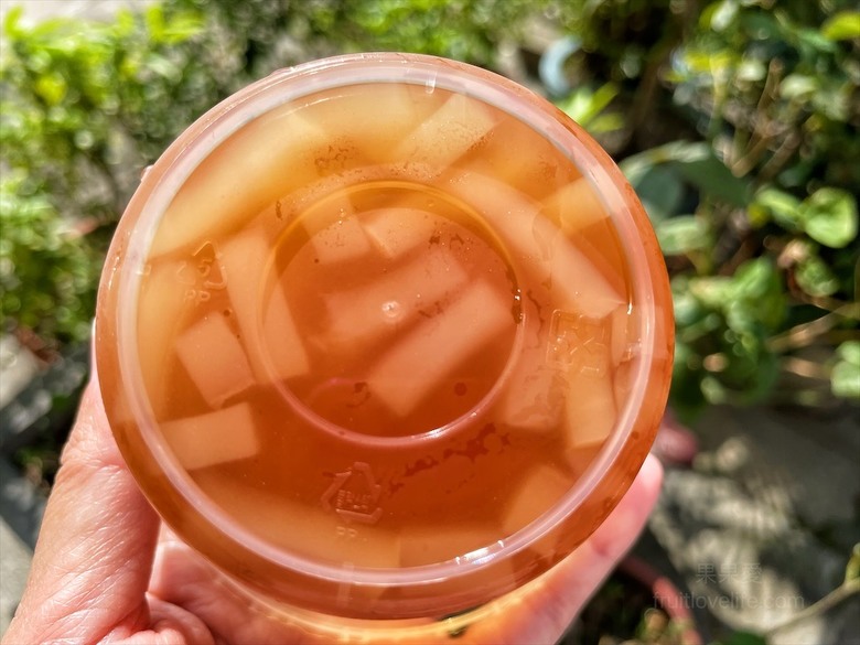 點我看大圖 愛喝茶的不能錯過,鮮萃茶就像新鮮現泡的風味,還有銅板美食小點心可以配著吃