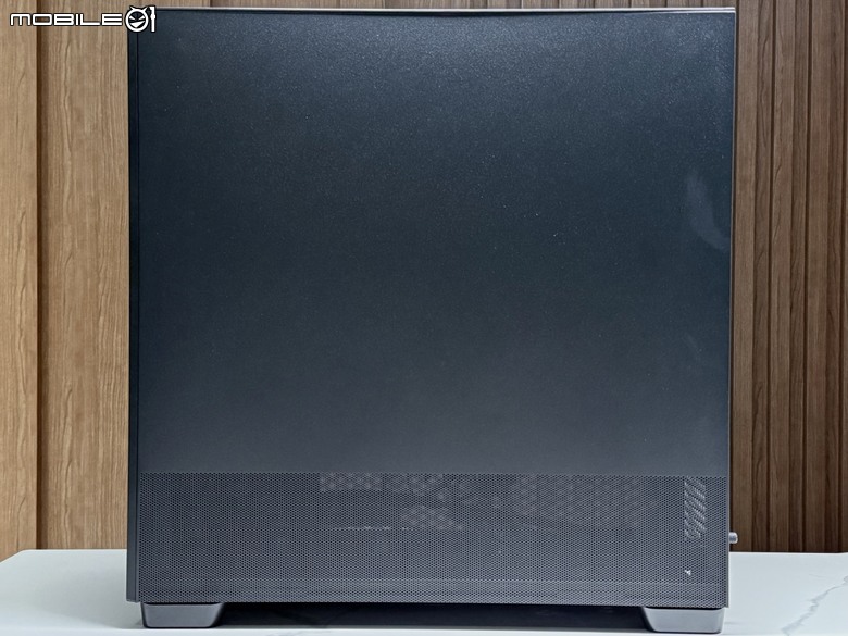 散熱掛帥，再來一點木頭元素！ANTEC FLUX PRO機殼！
