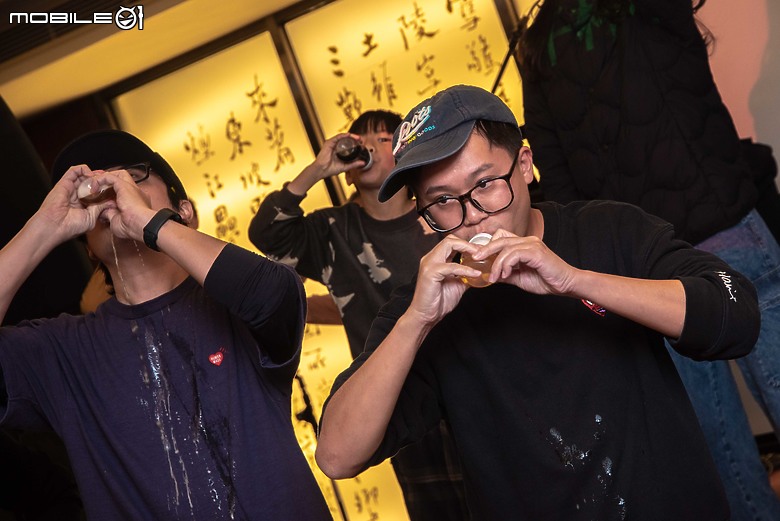 2024 Mobile01小惡魔尾牙宴｜首位年資20年員工誕生，近距離看幻術大仙表演好震撼！