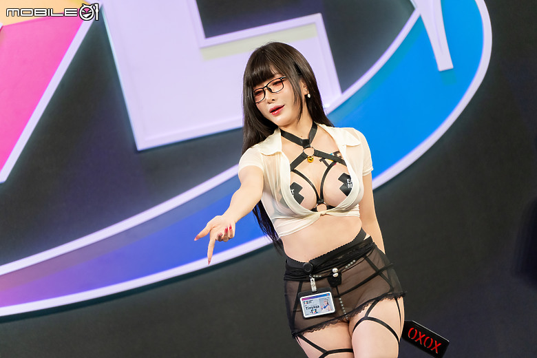 2024 TSE 台灣寫真博覽會學服祭直擊｜多國寫真女神夢幻合體、養眼福利大放送！