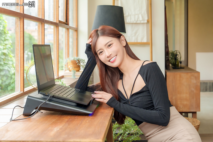 Razer Laptop Cooling Pad 實測｜14-18 全尺寸筆電支援與適應性智慧散熱技術