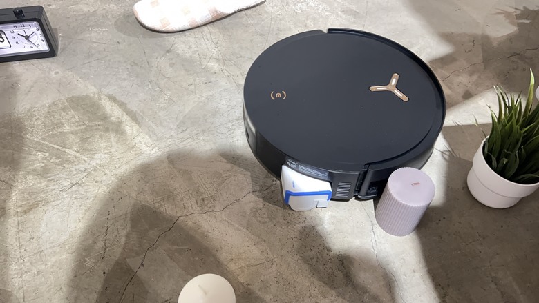 【臭味退散】掃拖再進化，科沃斯 X8 PRO OMNI 「全自動活水洗地」機器人 同場加映 WINBOT W1S擦窗機器人