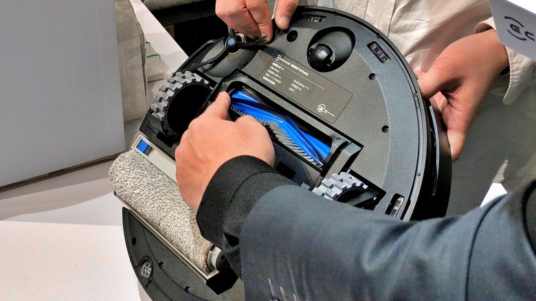 【盲狙實況】科沃斯ECOVACS X8 PRO OMNI 全台首款自動洗地機器人體驗會心得!