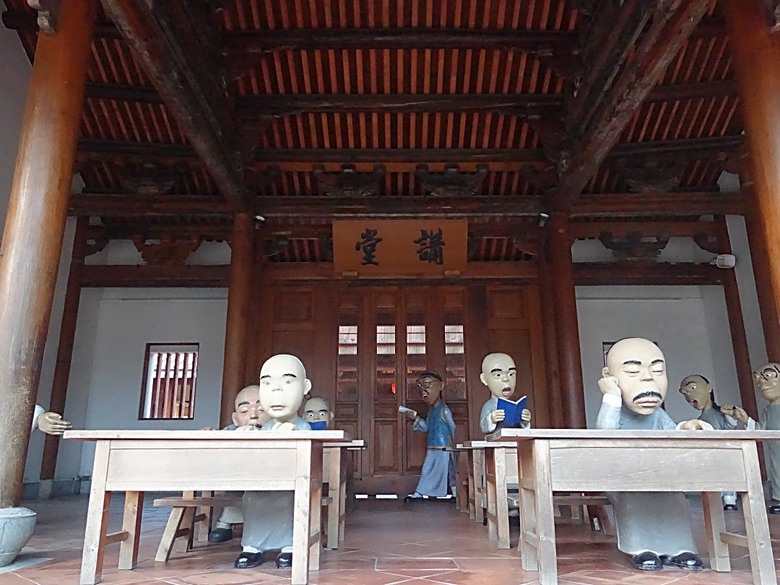 鳳儀書院、鳯山龍山寺、鳯邑城隍廟、鳳山縣新城殘蹟、曹公廟、鳳山教會 — 2024年末鳳山快閃訪古行旅紀錄
