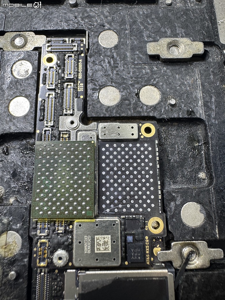 點我看大圖 iPhoneXS 自己動手『整新機』
