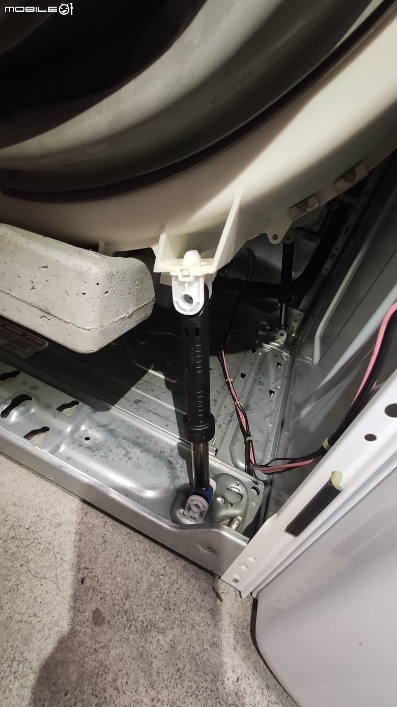 美泰克 Maytag MHW8100DW 滾筒式洗衣機 故障碼 E01 F08 交替閃爍 排水馬達持續啟動-解決辦法分享 更新: 2015/12 購入 2024/12/05 第一次硬體設備更換(4支減震阻尼)