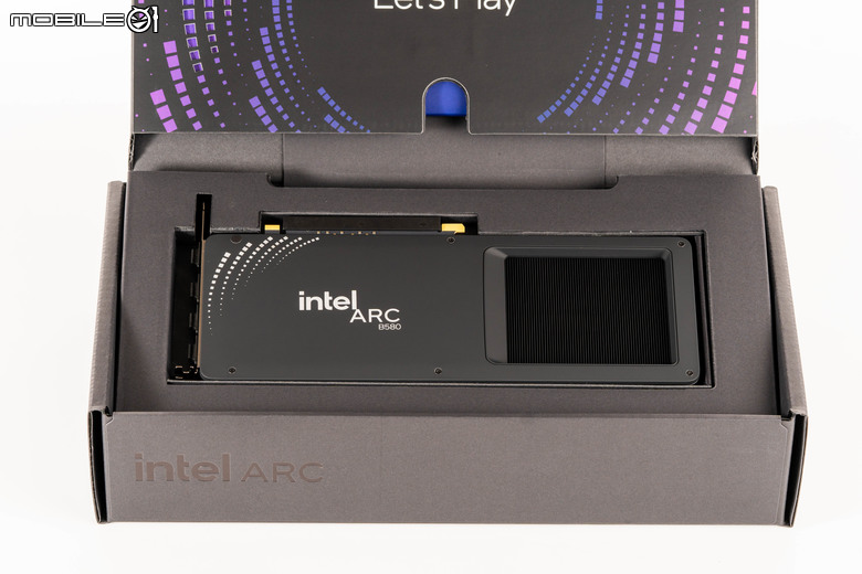 Intel Arc B580 公版顯示卡開箱實測 以定價魔法與 12 GB 顯示記憶體打入市場的主流顯卡選擇