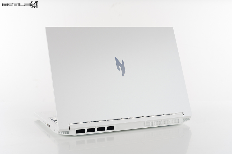 Acer Nitro V 14 AMD 實測報告|AMD、NVIDIA 雙動力加持,為行動遊戲與創作而生