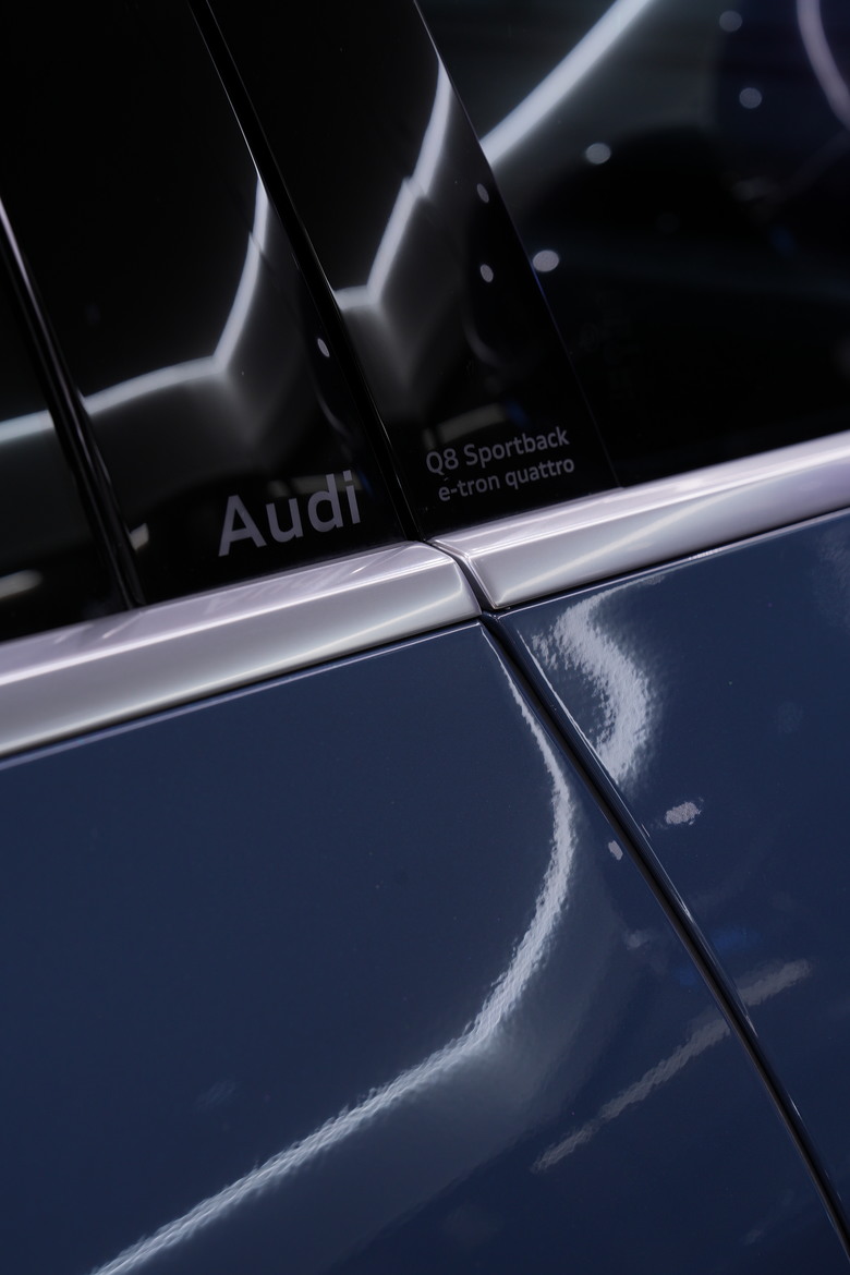 Audi Q8 Sportback e-tron 50 quattro S line|9年相伴,如光般溫柔延續|交車照片分享