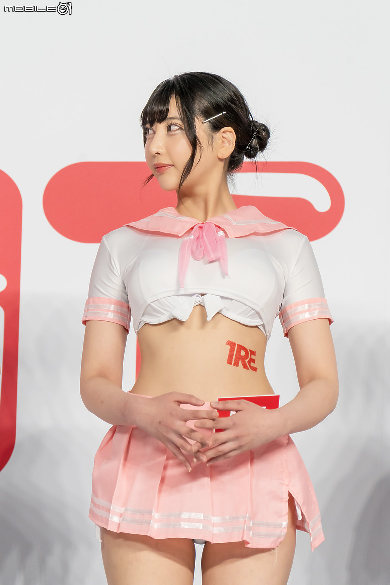 2024 TSE 台灣寫真博覽會學服祭直擊｜多國寫真女神夢幻合體、養眼福利大放送！
