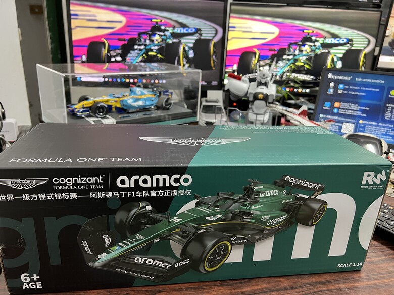 [開箱]F1 1/18 RENAULT R26 FERNANDO ALONSO 2006 BRAZIL GP