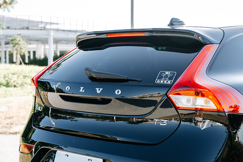 黑柴Seymo回VOLVO原廠把車車改頭換面